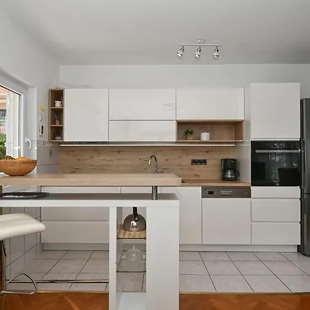 Apartamento With Hot Tub Okrug Gornji, Ciovo - 12293 Trogir